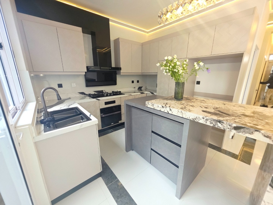 4 Bedroom Property for Sale in Sandown Western Cape